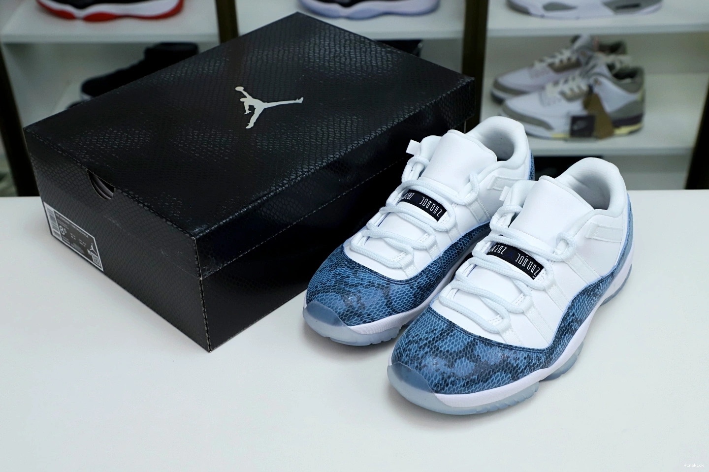 Jordan Jordan 11 “navy snakeskin” Air 0806